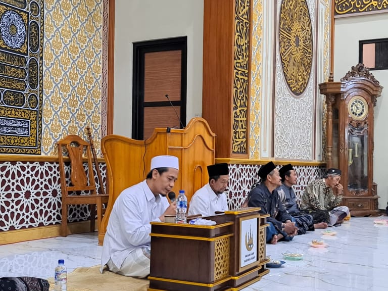 Pengajian Majlis Taklim Selapanan Jumat Pahing di Masjid Jami’ Busyrol Hanif Ajak Jamaah Luruskan Tujuan Hidup